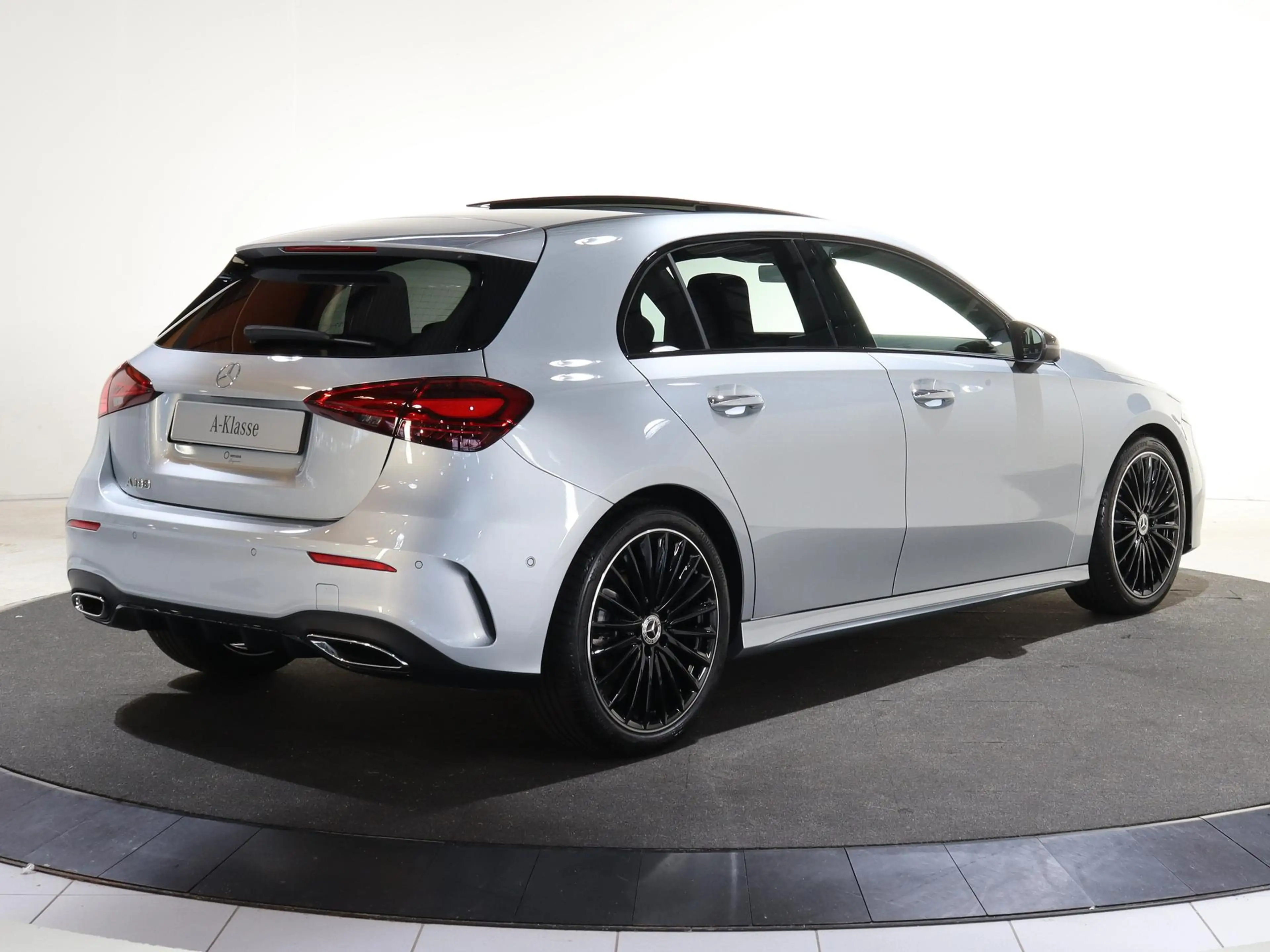 Mercedes-Benz A 180 Business Solution AMG | Panoramaschuifdak | Premiu — photo 2