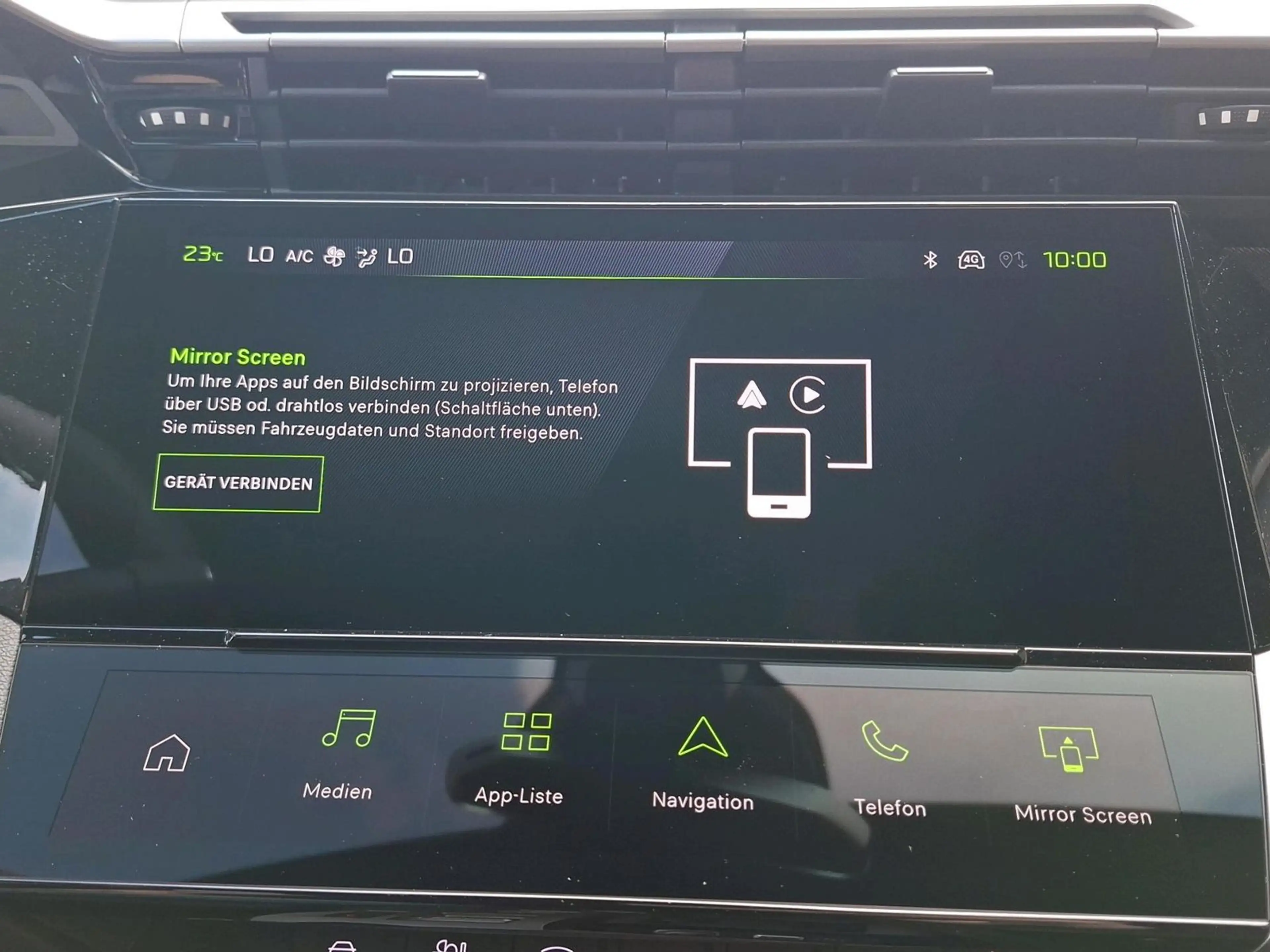 Peugeot 308 1.2 Hybrid 145 SW GT Exclusive — photo 14