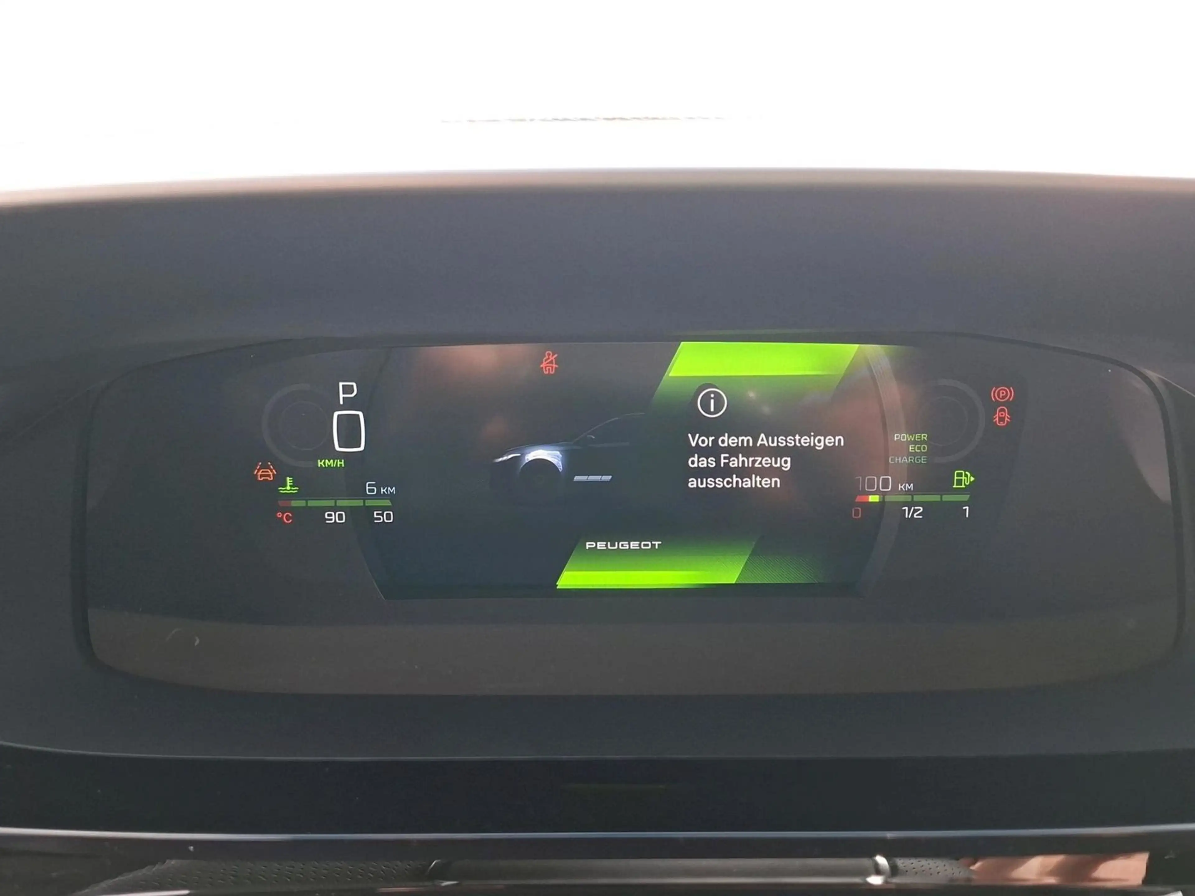 Peugeot 308 1.2 Hybrid 145 SW GT Exclusive — photo 10