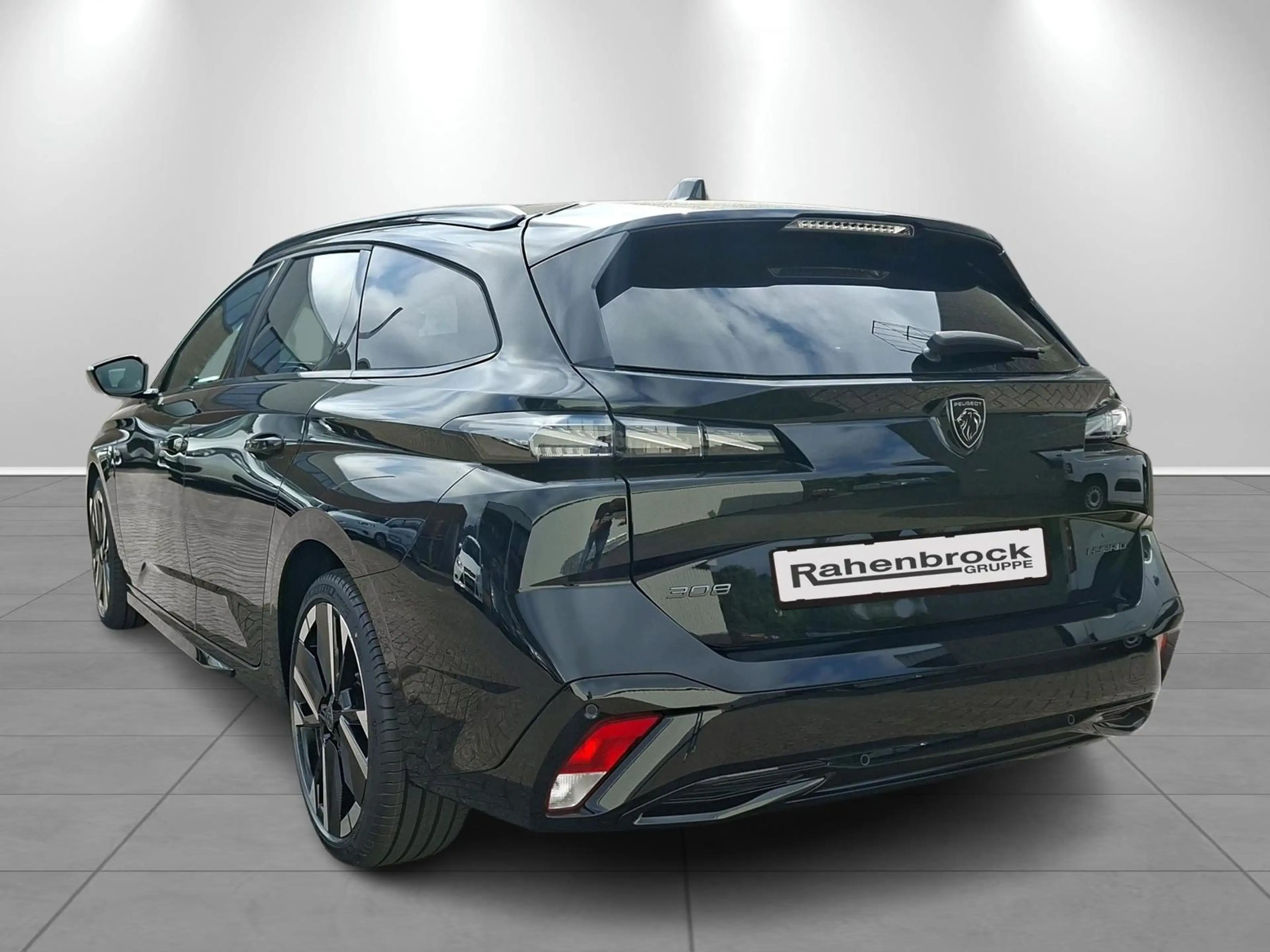 Peugeot 308 1.2 Hybrid 145 SW GT Exclusive — photo 3