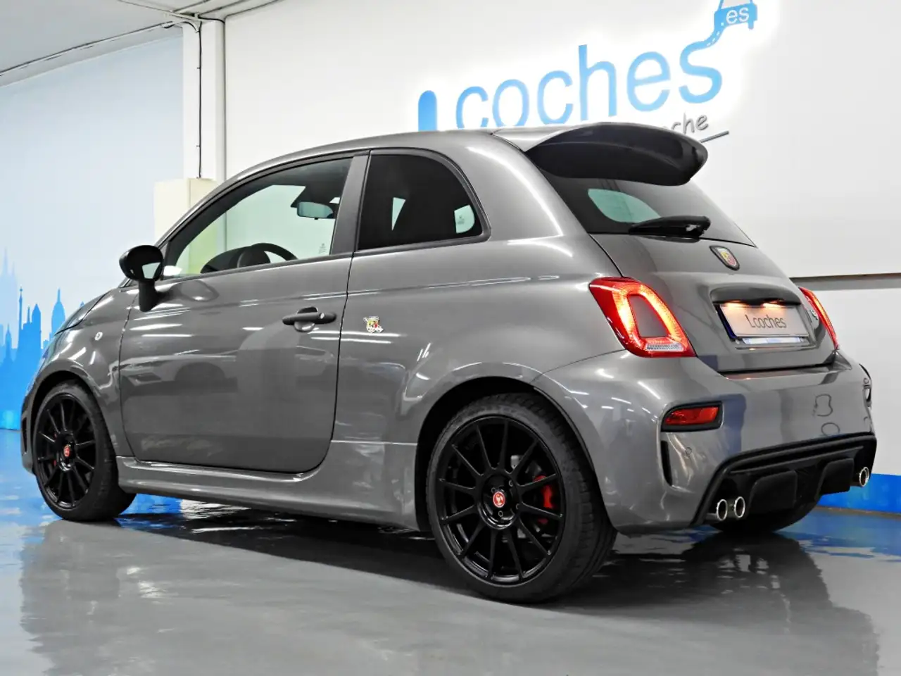 Abarth 695 2023 — фото 7