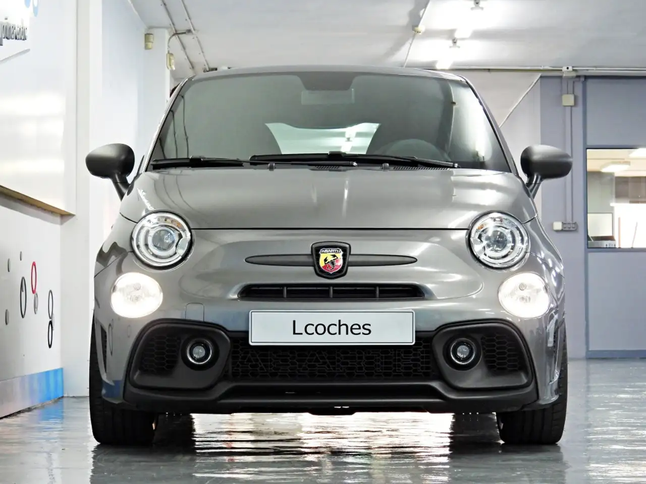 Abarth 695 2023