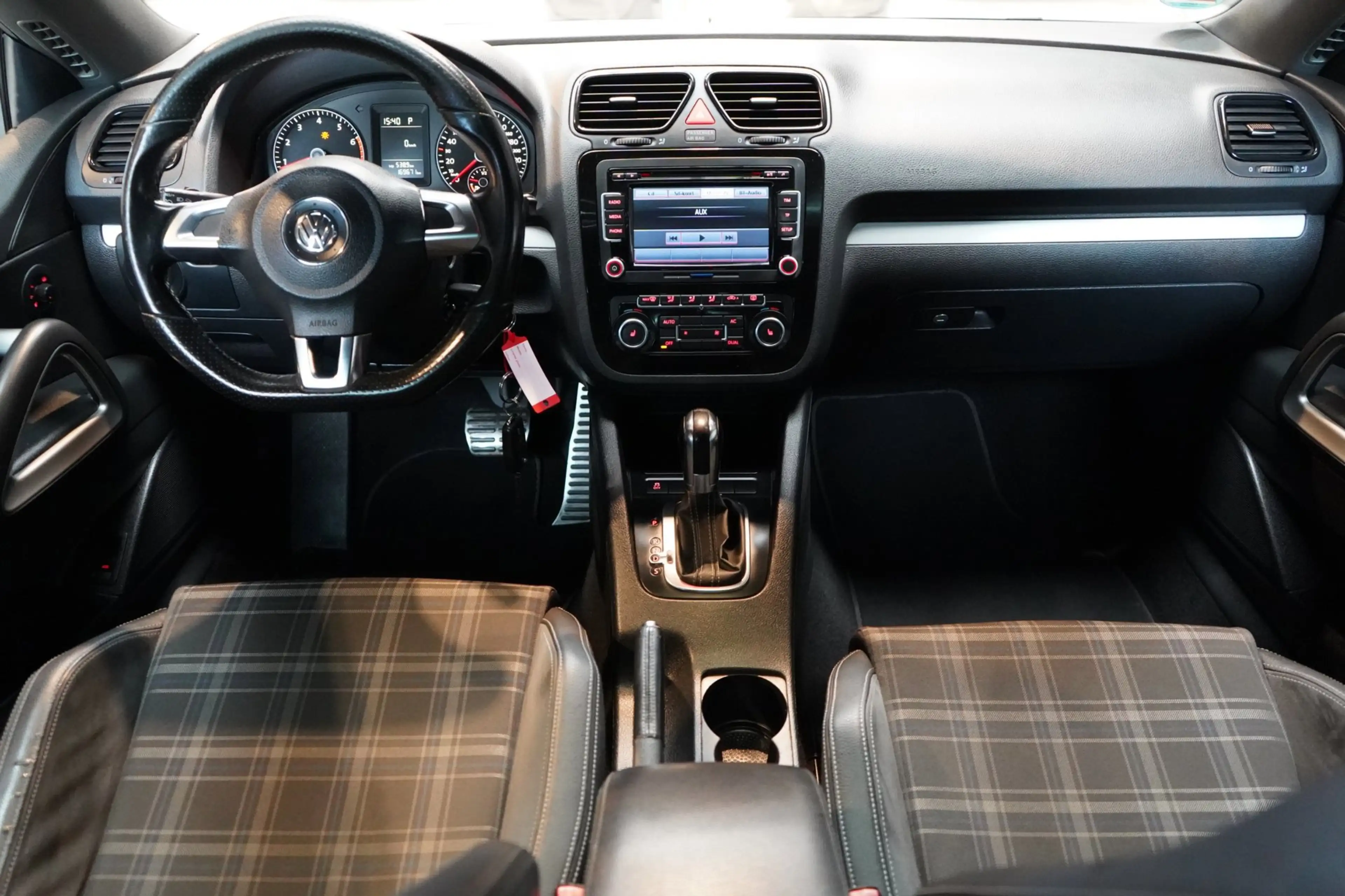 Volkswagen Scirocco 1.4 TSI Edition | STOELVERW. | PANODAK | PDC | AIR — photo 2