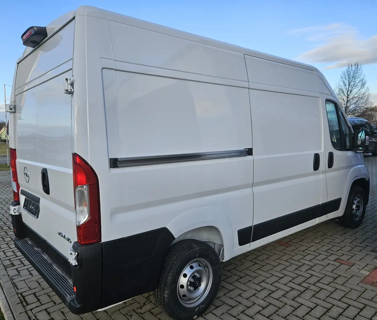 Opel Movano 2.2 BlueHDi 140 L2H2 VA Blanc - 2