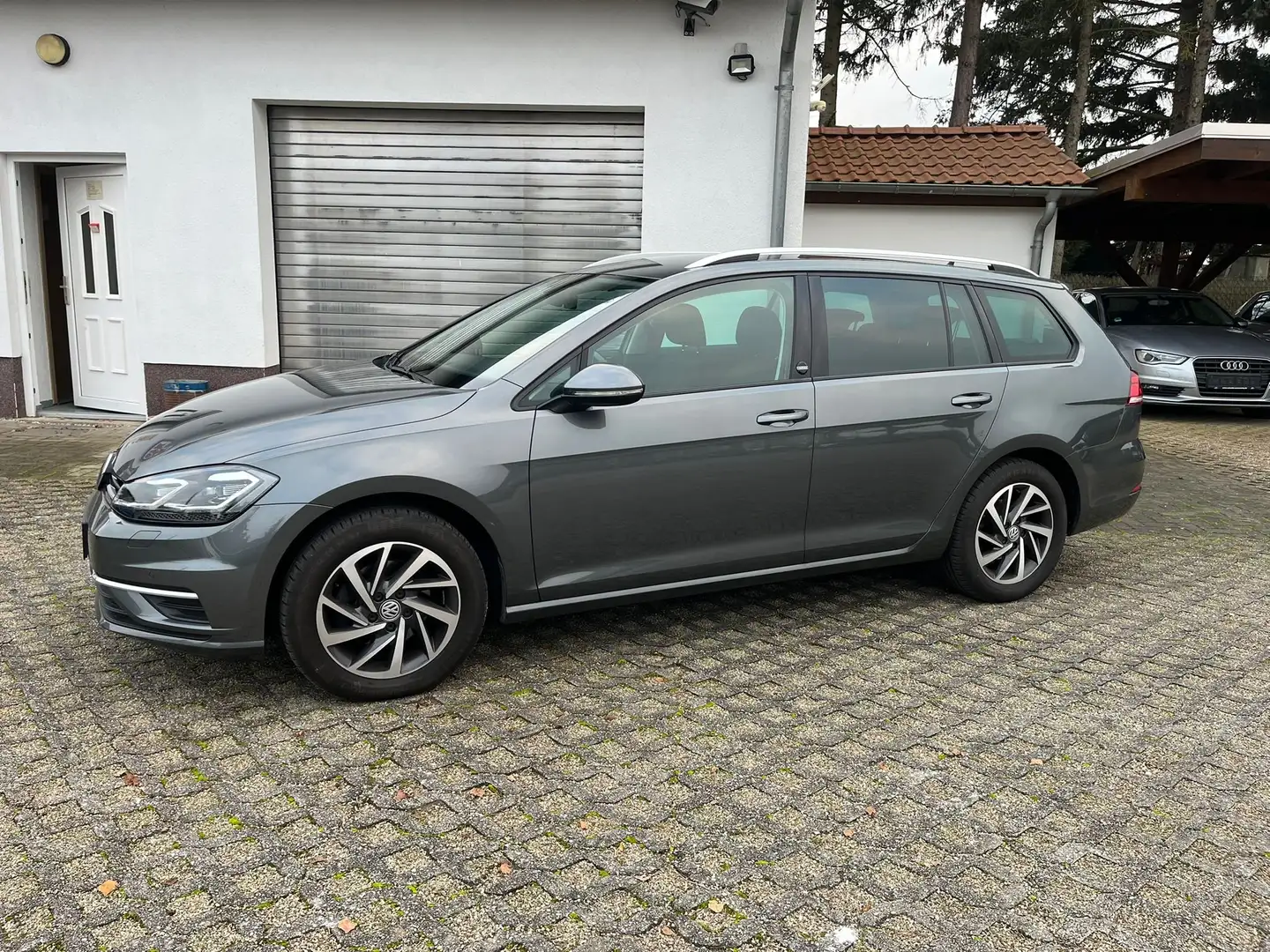 Volkswagen Golf Variant 1.4 Sound DSG Xenon Standheizung Grau - 2