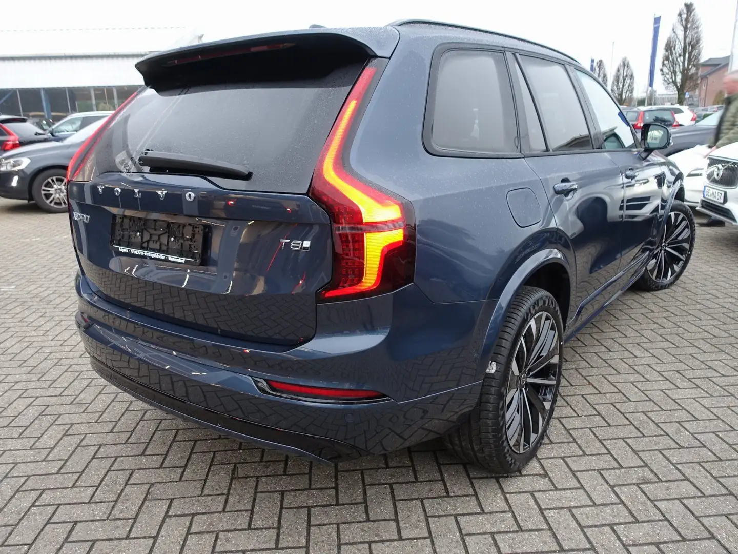 Volvo XC90 Plus Dark T8 AWD Plug-in Hybrid PANO/360° Blau - 2