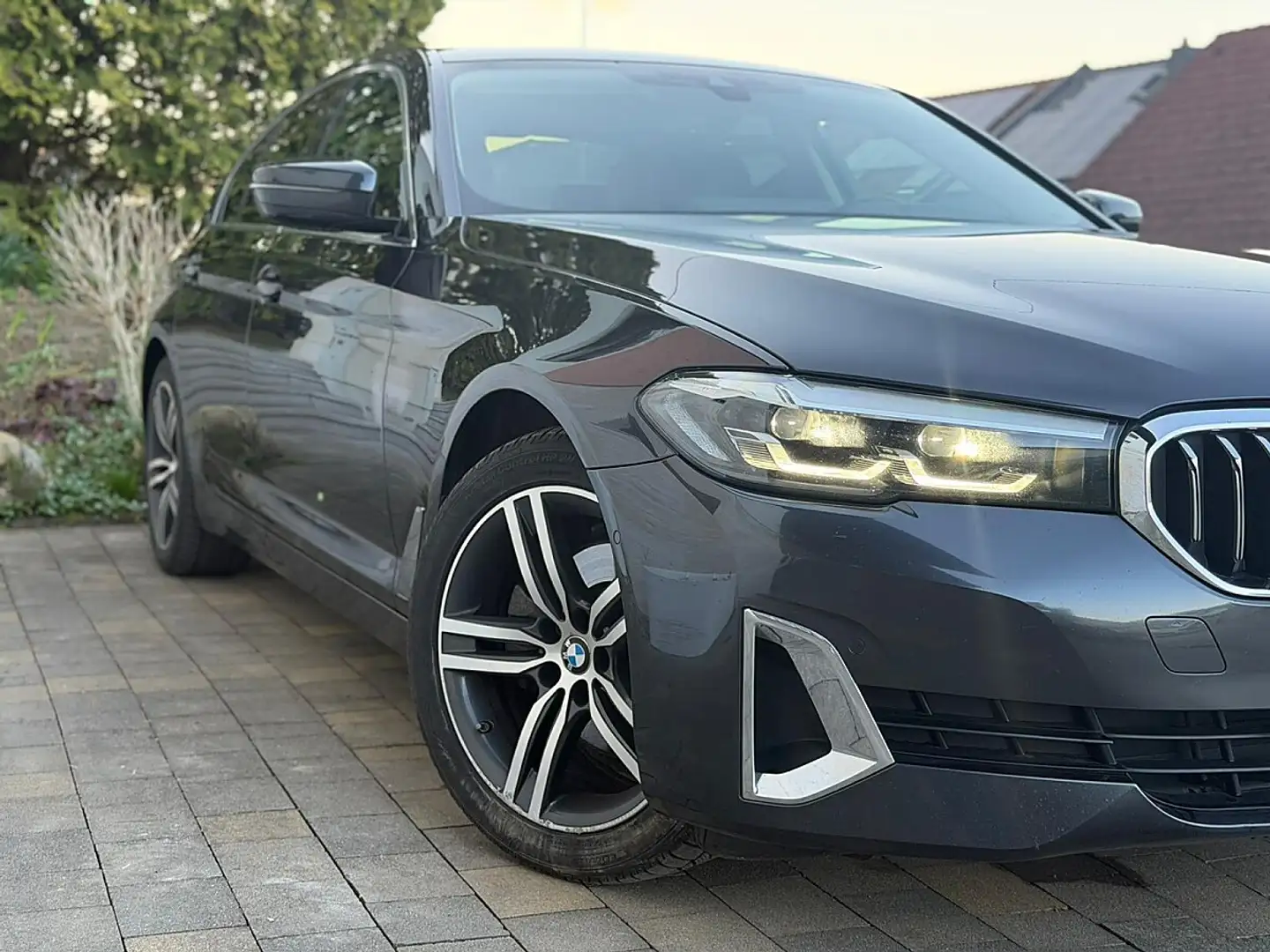 BMW 520 d Limousine Ambientlicht Sitzheizung Schwarz - 2