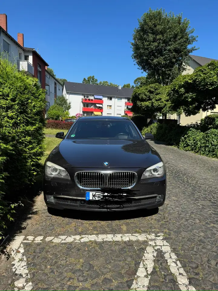 BMW 750