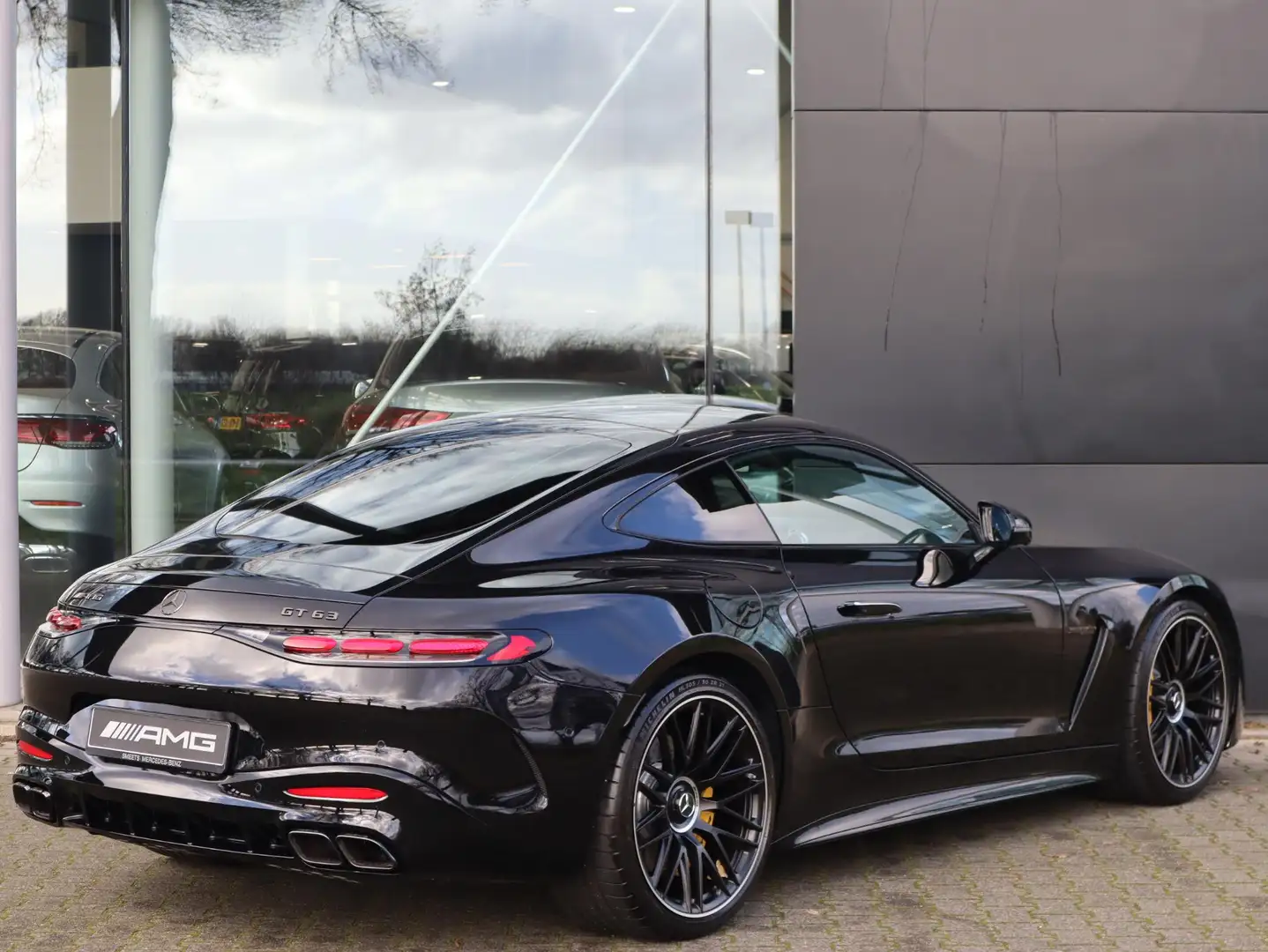 Mercedes-Benz AMG GT 63 4MATIC+ | Premium Plus | Nose Lift | 2+2 | Acht Zwart - 2