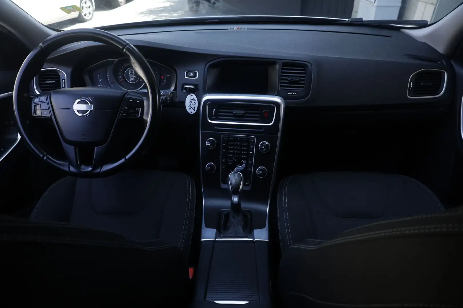 Volvo S60 Volvo S60 D3 Geartronic R-design Momentum 100KW A Gris - 2