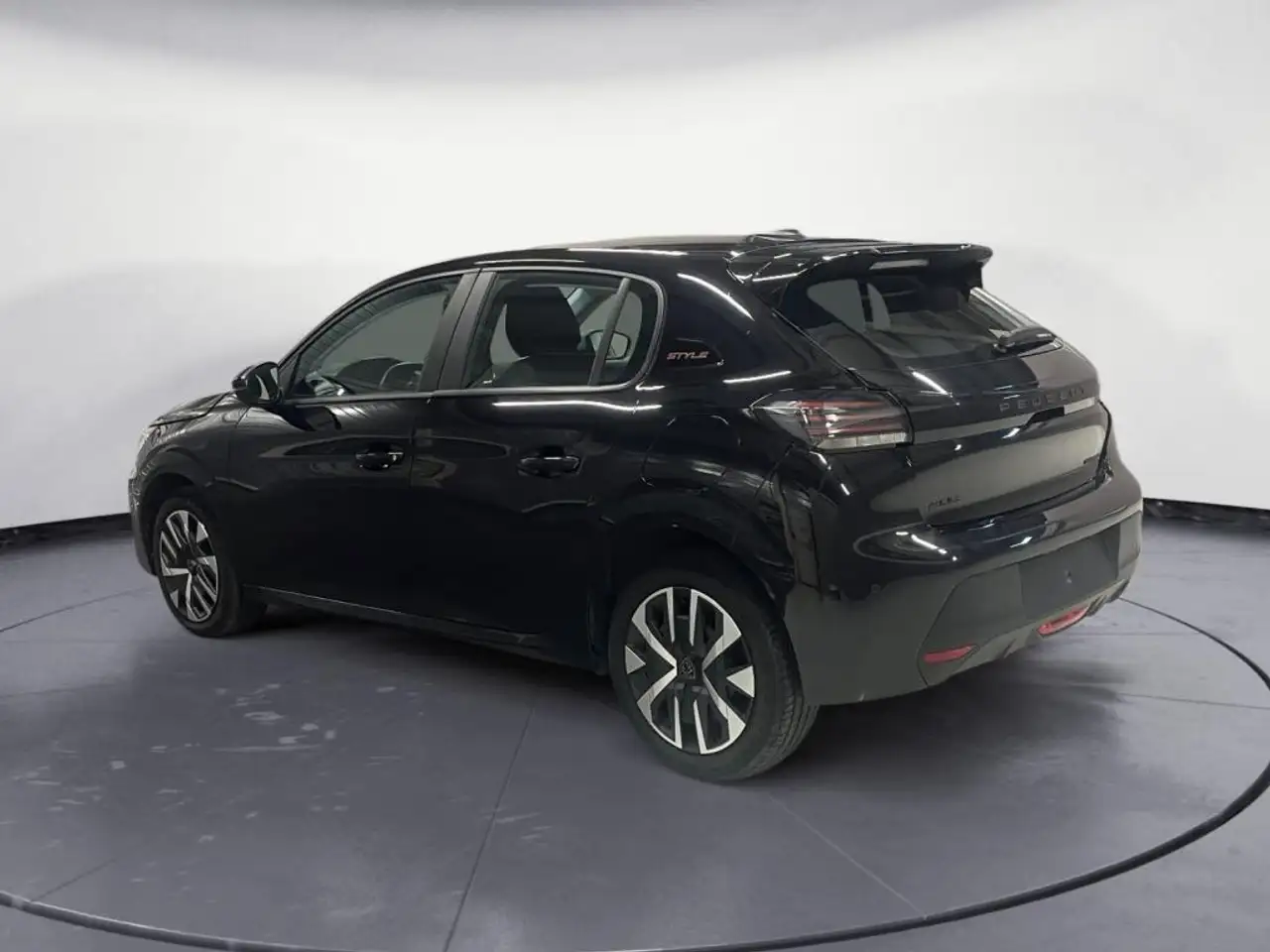 Peugeot 208 208 — photo 5