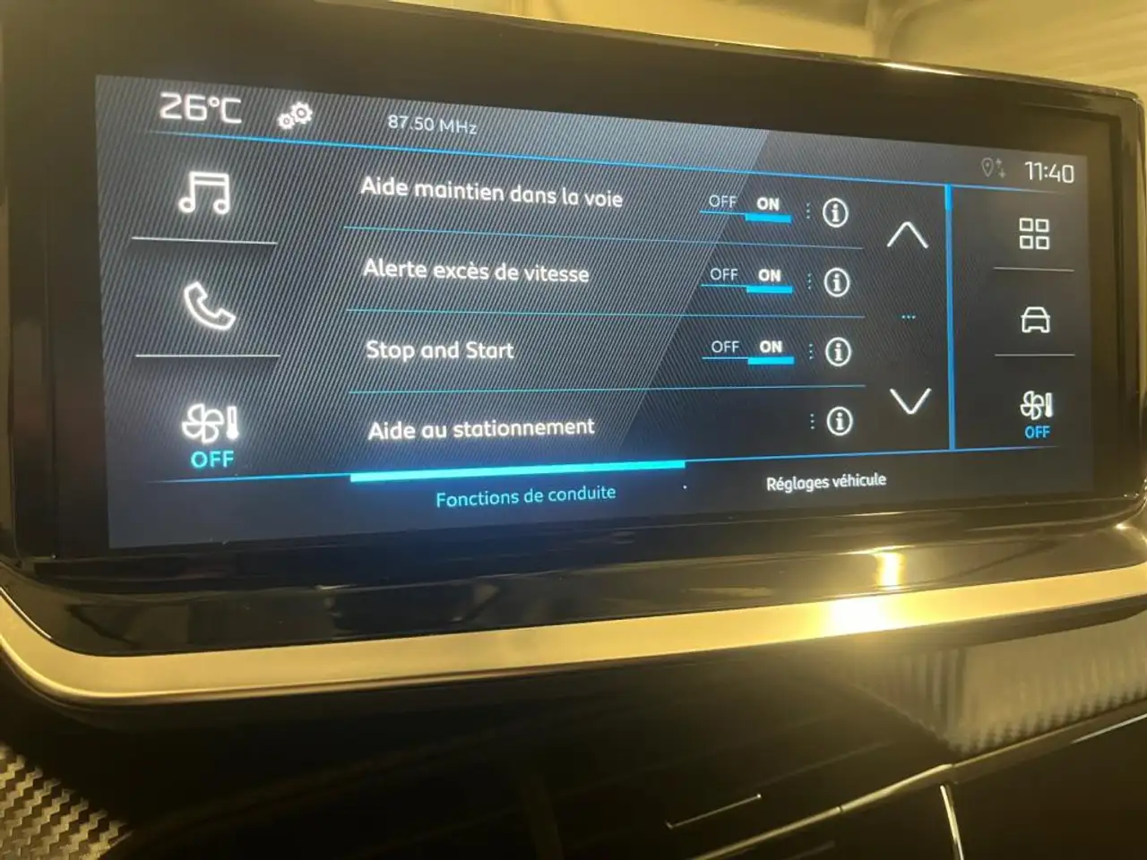 Peugeot 208 208 — photo 26