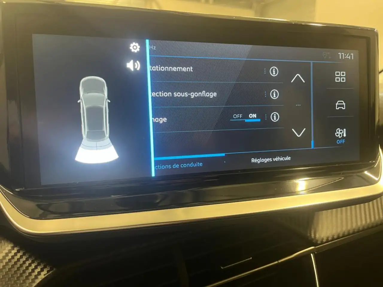 Peugeot 208 208 — photo 27