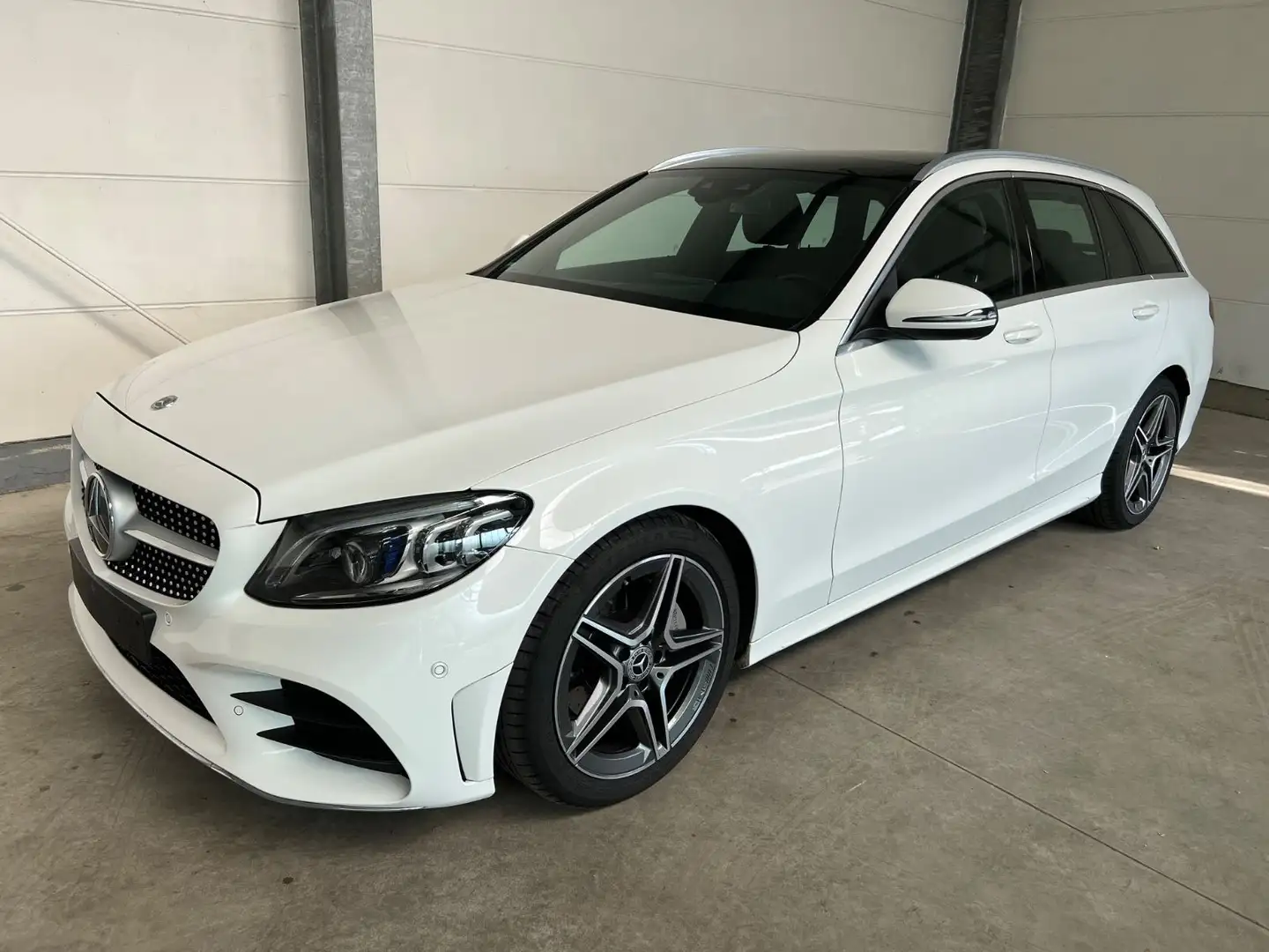 Mercedes-Benz C 220 dT Aut.+ AMG-Line+Leder+AHK+Pano+M'Beam LED Weiß - 1