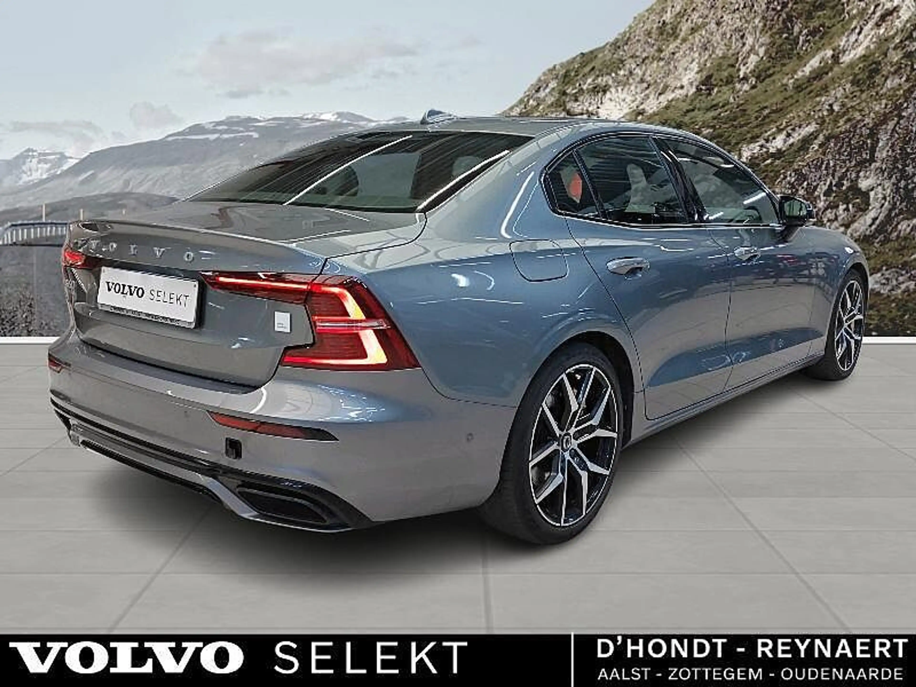 Volvo S60 T8 Polestar Engineered - FULL OPTION — photo 4
