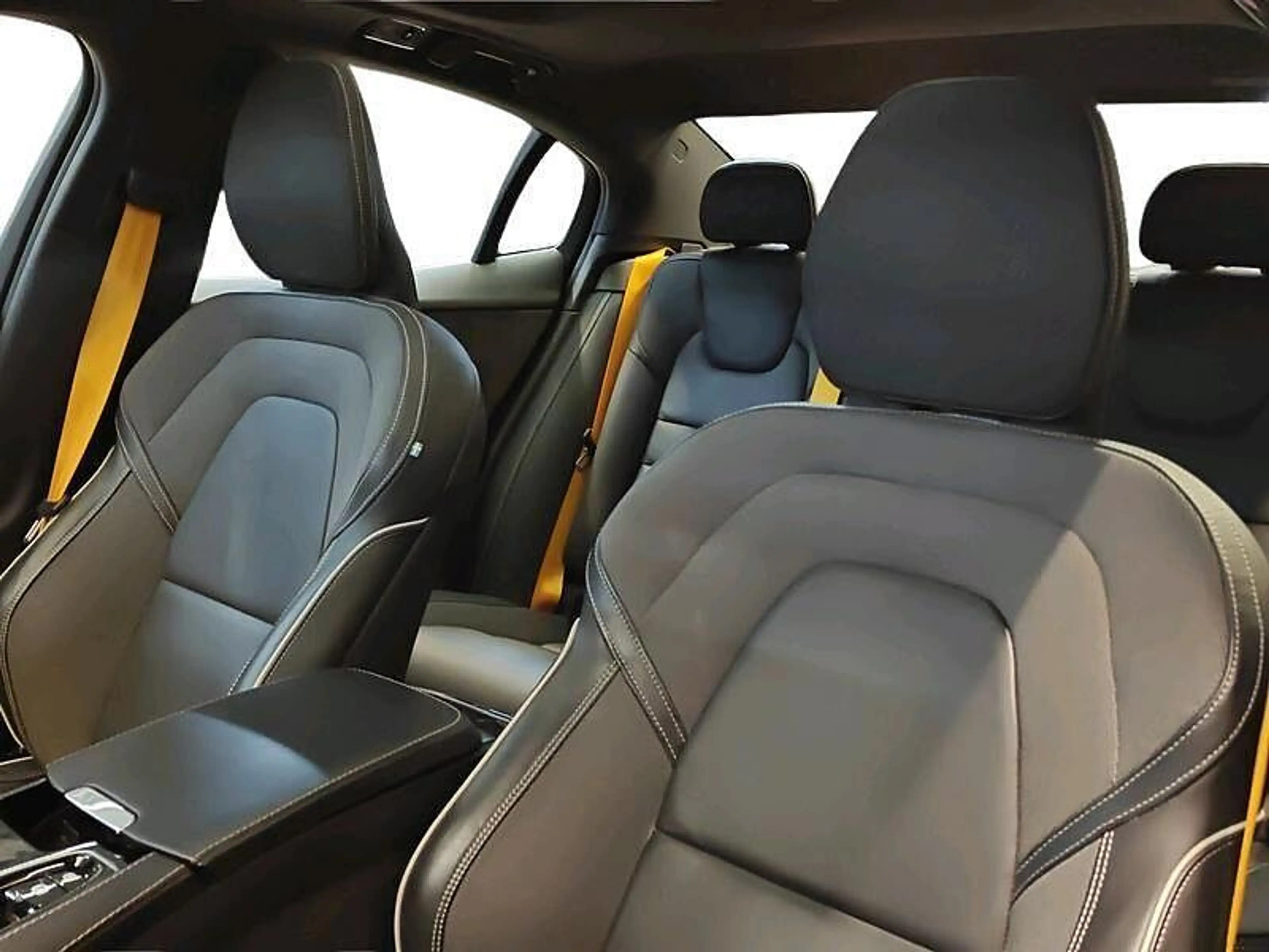 Volvo S60 T8 Polestar Engineered - FULL OPTION — photo 6