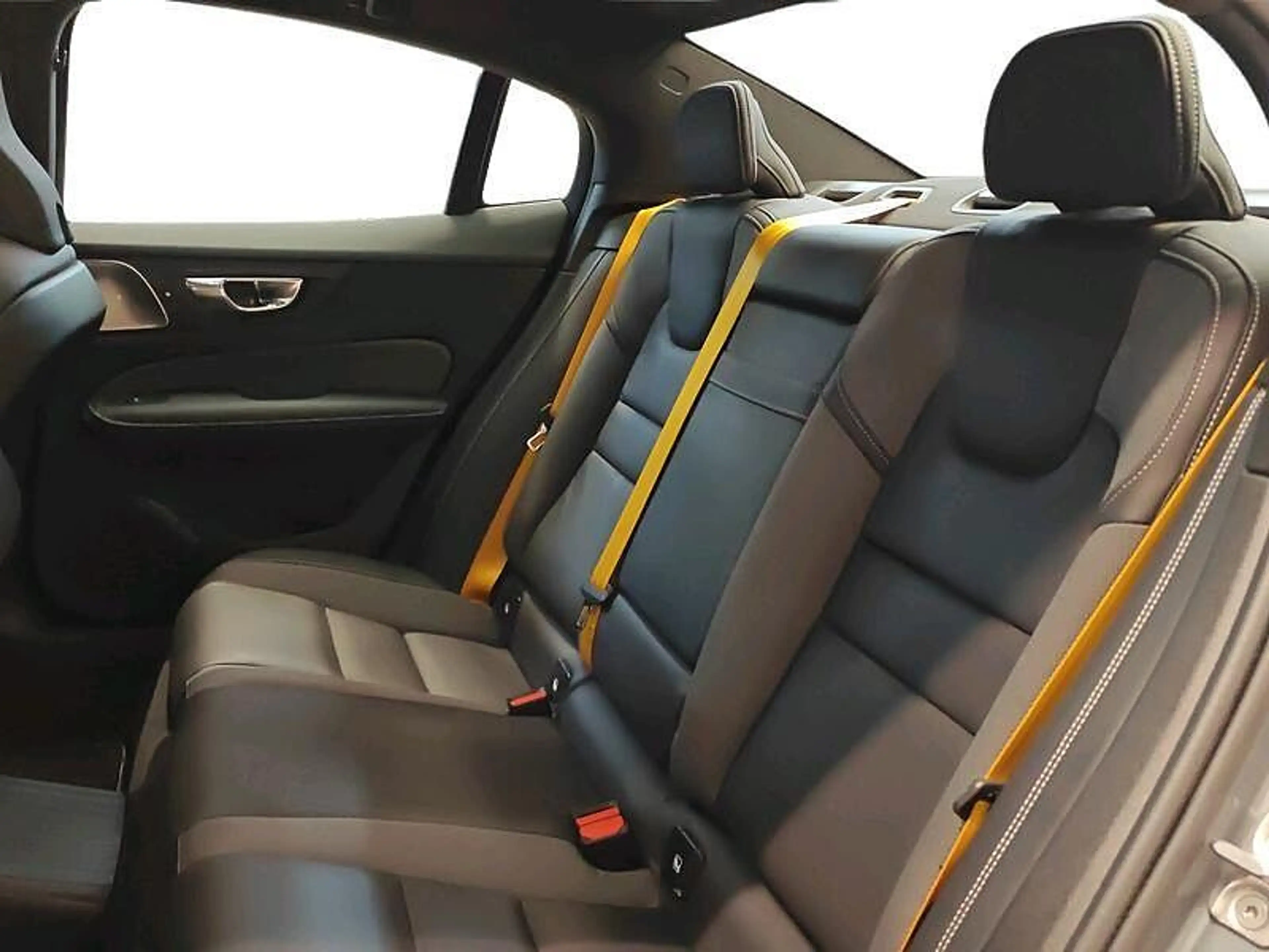 Volvo S60 T8 Polestar Engineered - FULL OPTION — photo 7