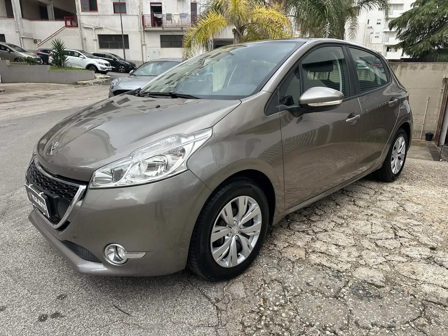 Peugeot 208 5p 1.4 hdi 8v Active - 1