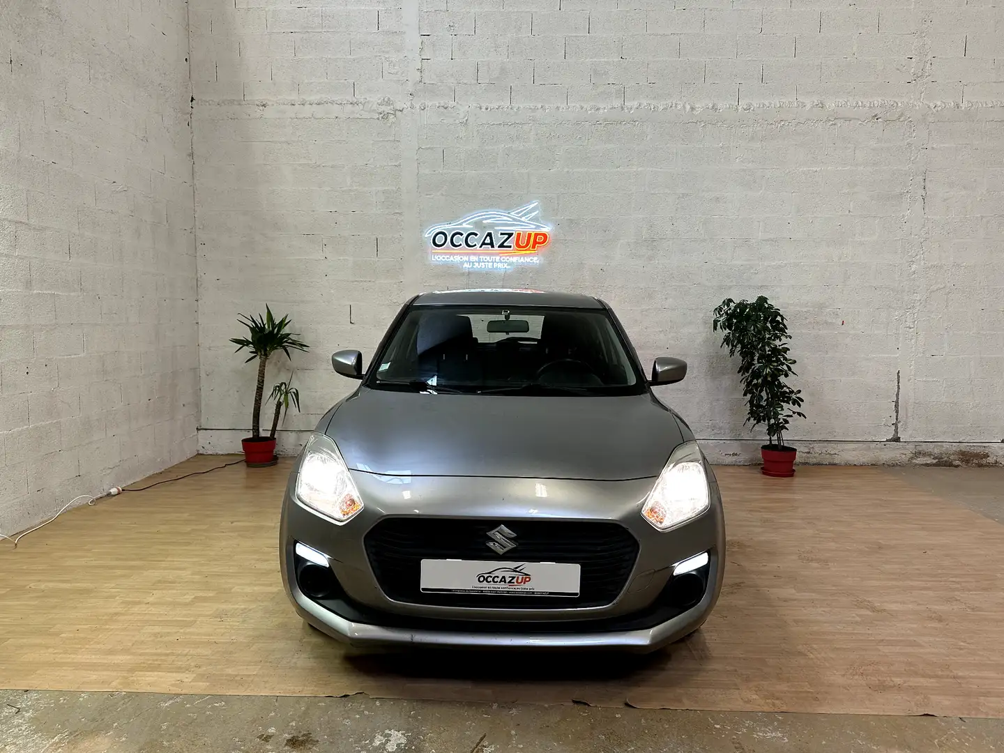 Suzuki Swift 1.2 Dualjet Avantage Gris - 2