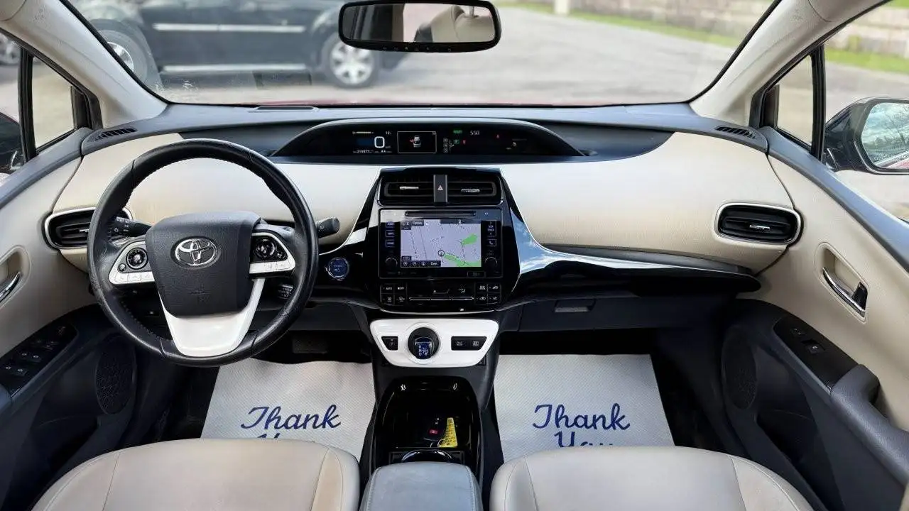 Toyota Prius снимка Toyota Prius