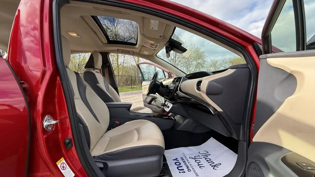 Toyota Prius снимка Toyota Prius