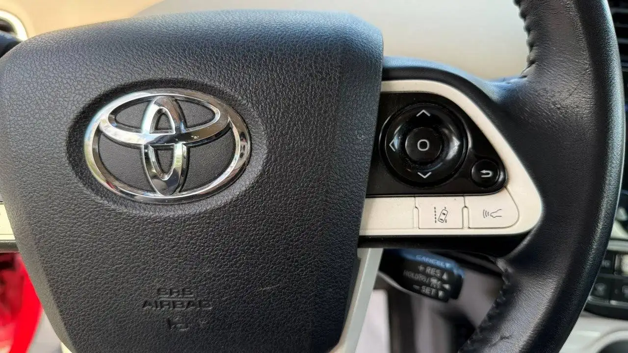 Toyota Prius снимка Toyota Prius