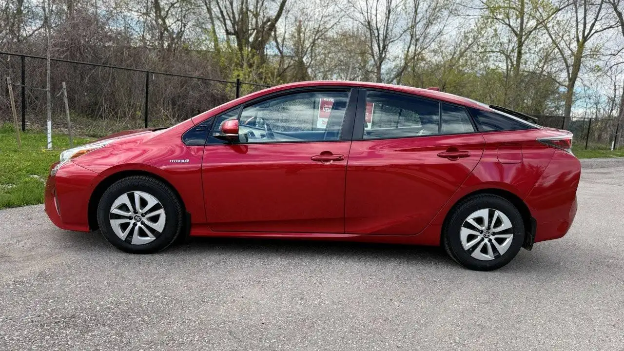 Toyota Prius снимка Toyota Prius
