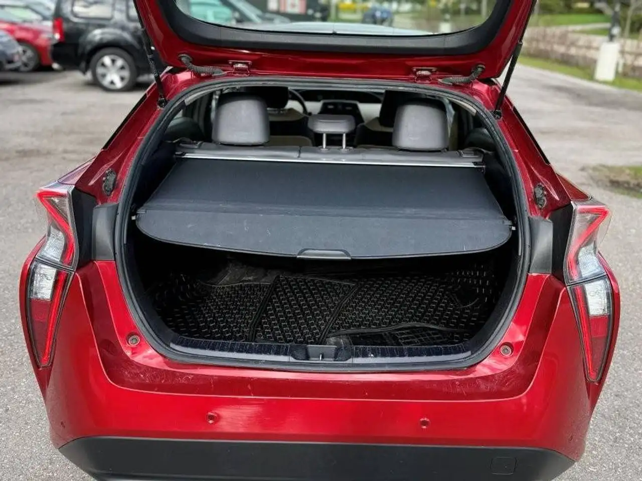 Toyota Prius снимка Toyota Prius
