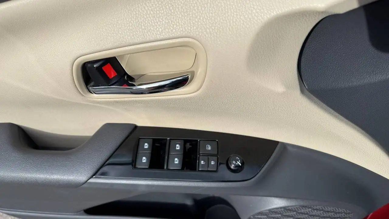 Toyota Prius снимка Toyota Prius