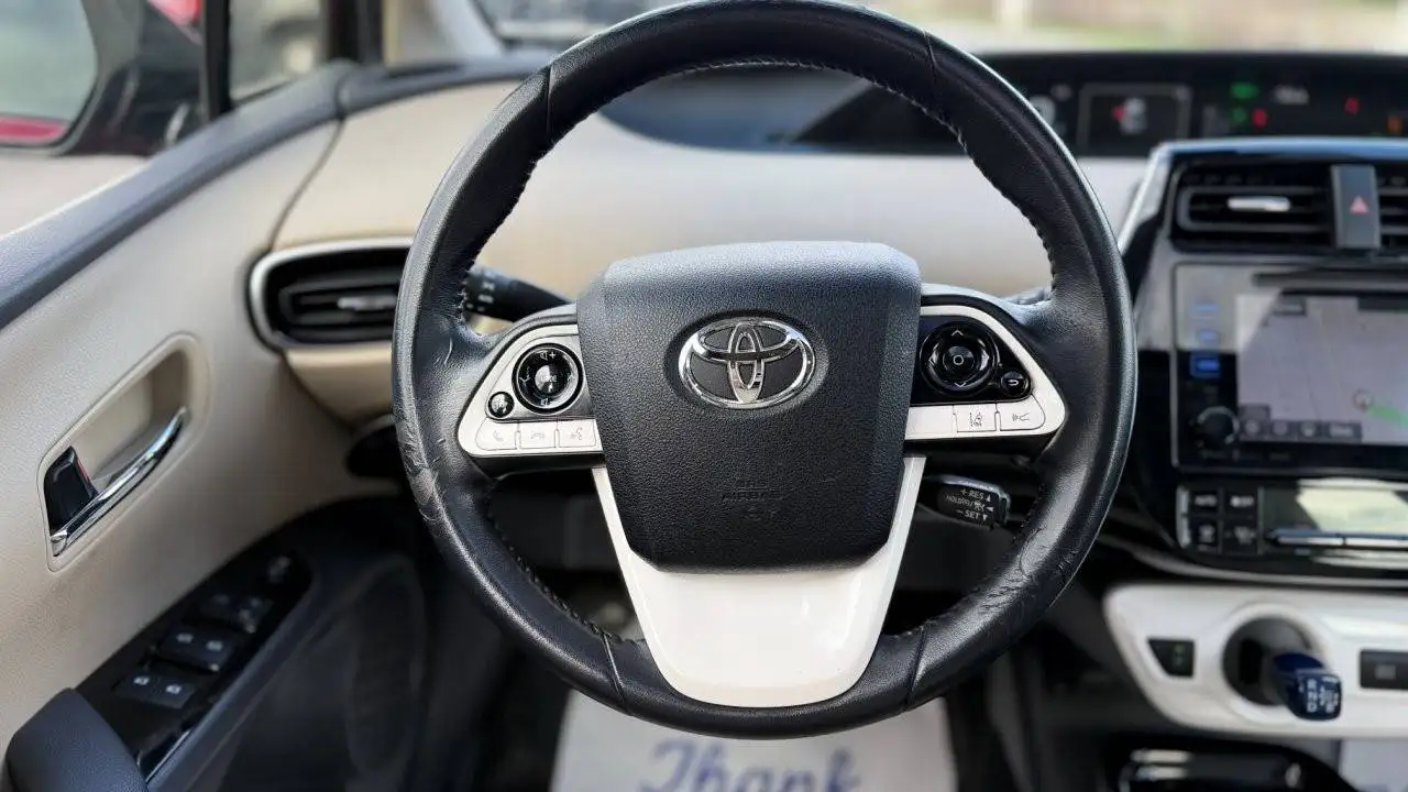 Toyota Prius снимка Toyota Prius