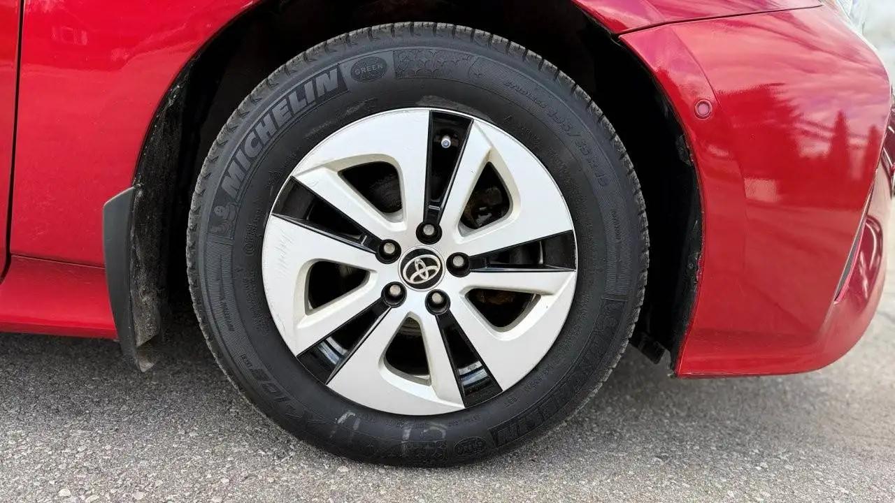 Toyota Prius снимка Toyota Prius