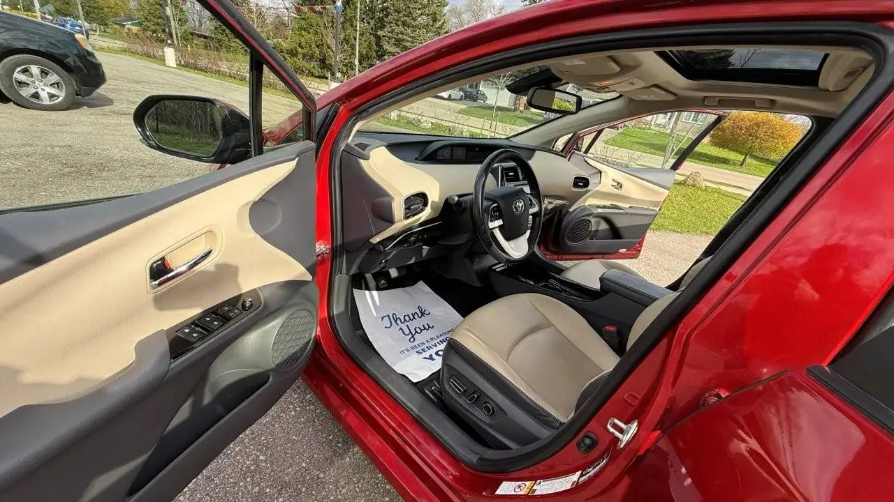 Toyota Prius снимка Toyota Prius