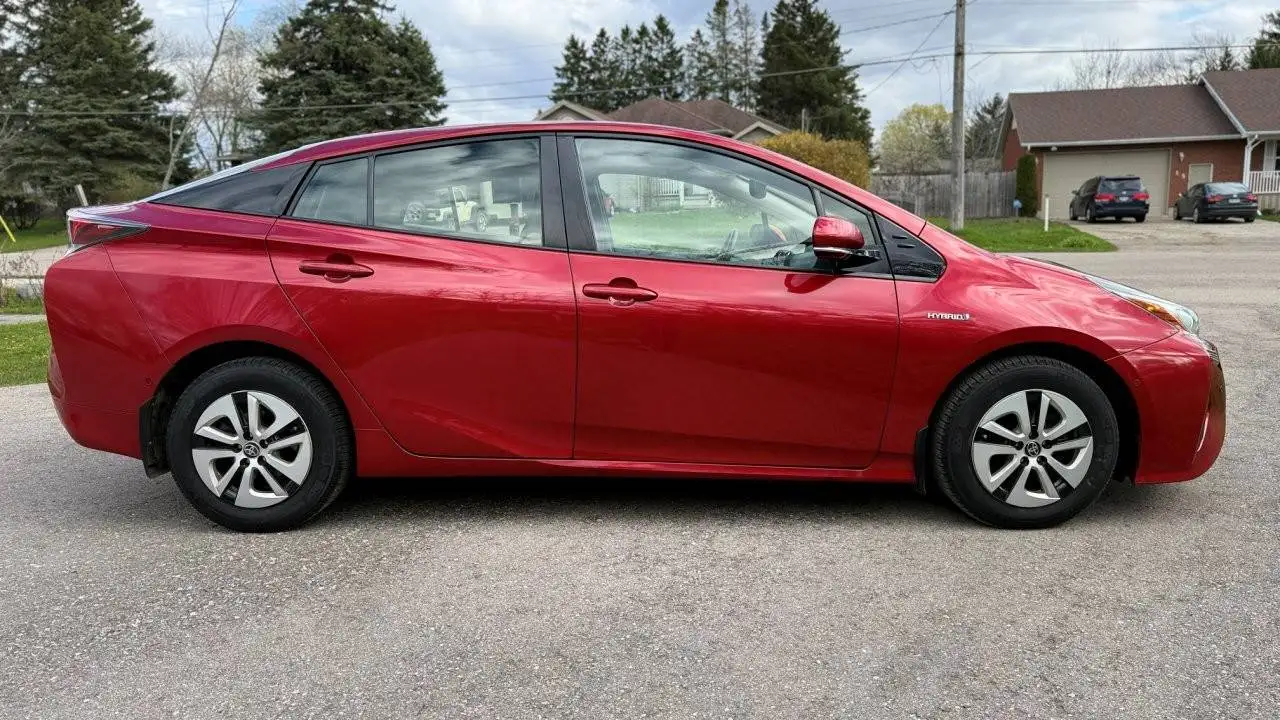 Toyota Prius снимка Toyota Prius
