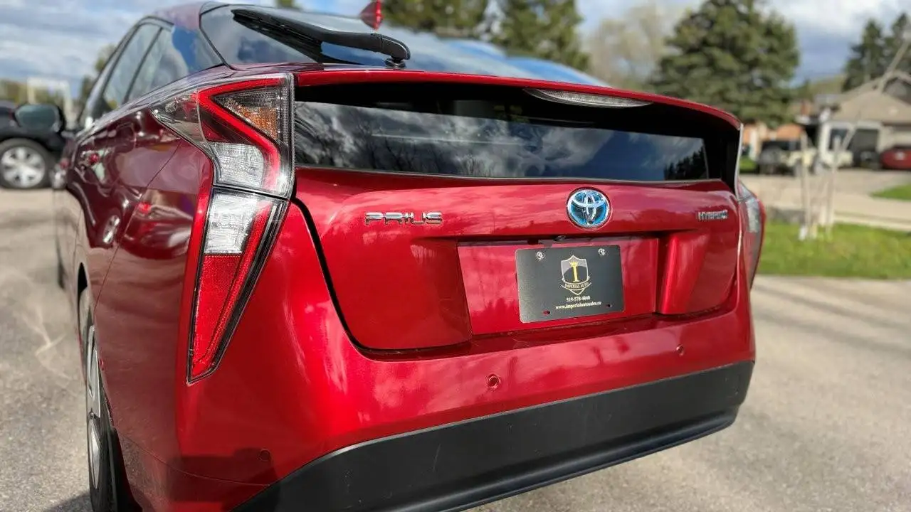 Toyota Prius снимка Toyota Prius
