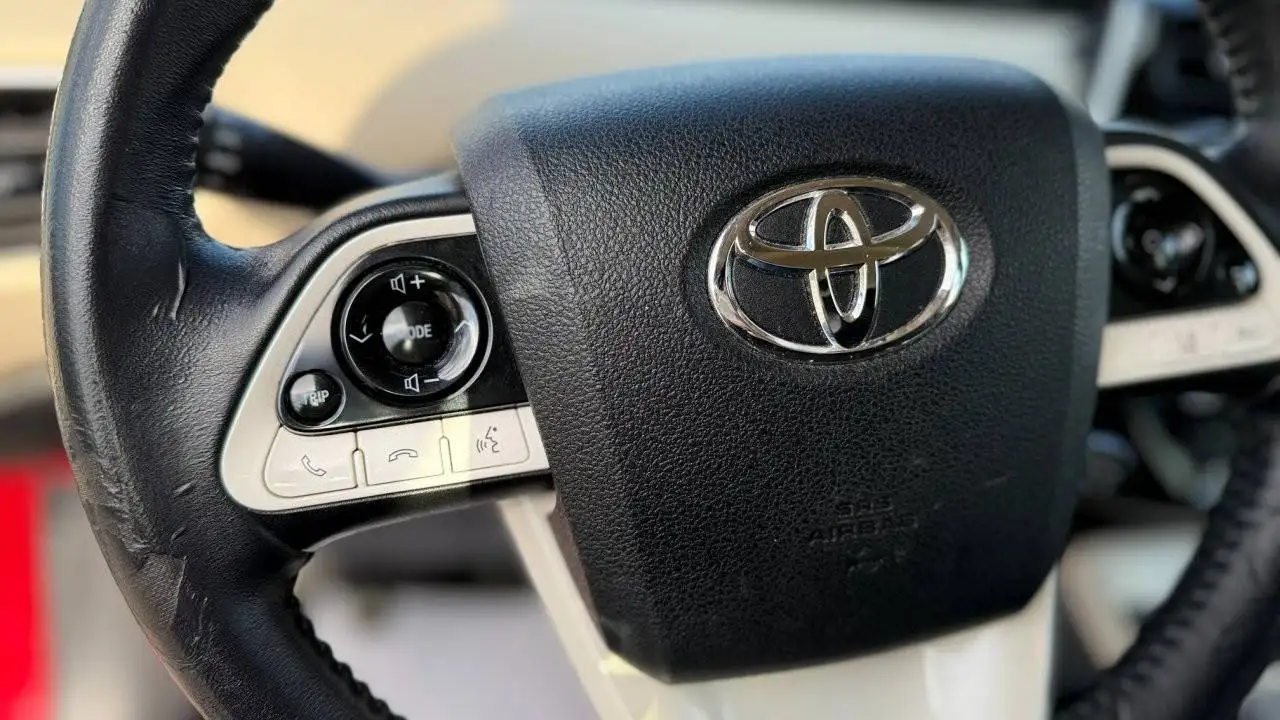 Toyota Prius снимка Toyota Prius