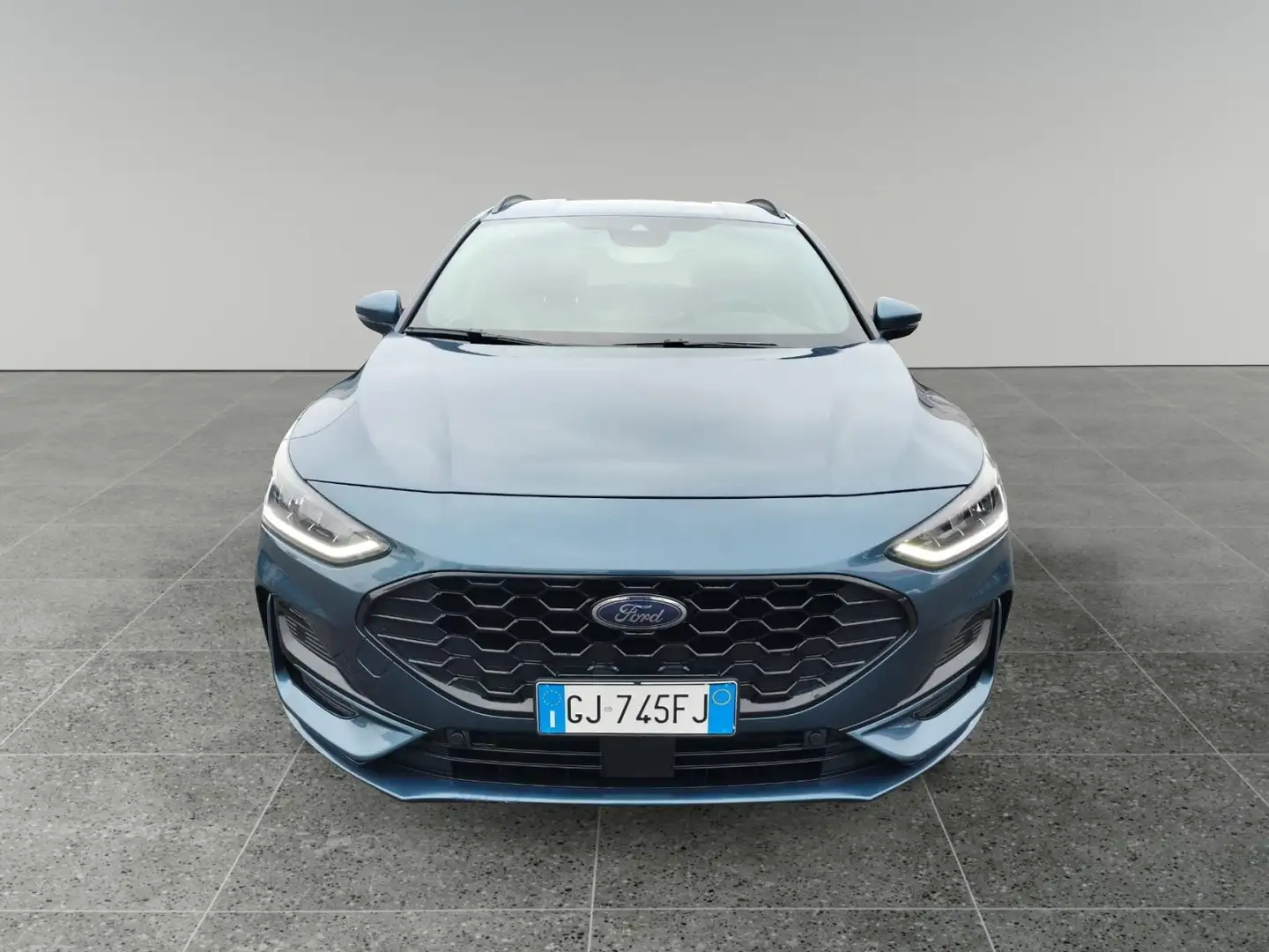 Ford Focus 1.0 EcoBoost Hybrid Powershift 125CV SW ST Line Blau - 2