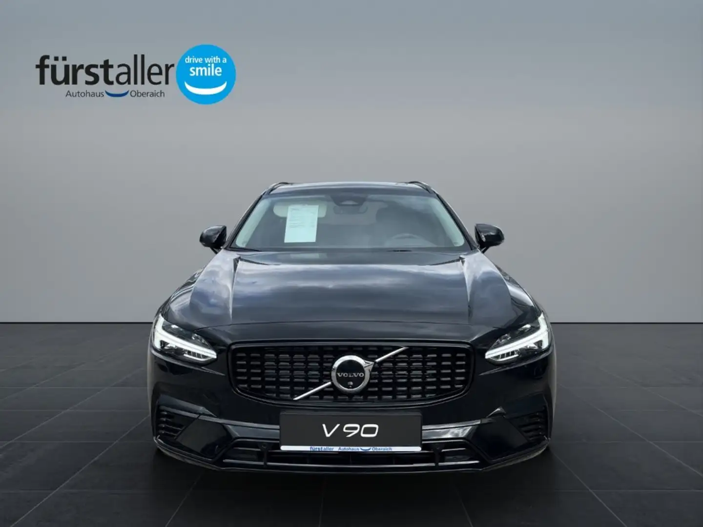 Volvo V90 Ultra, T6 AWD Plug-in Hybrid, Elektrisch/Benzin, Dark Noir - 2