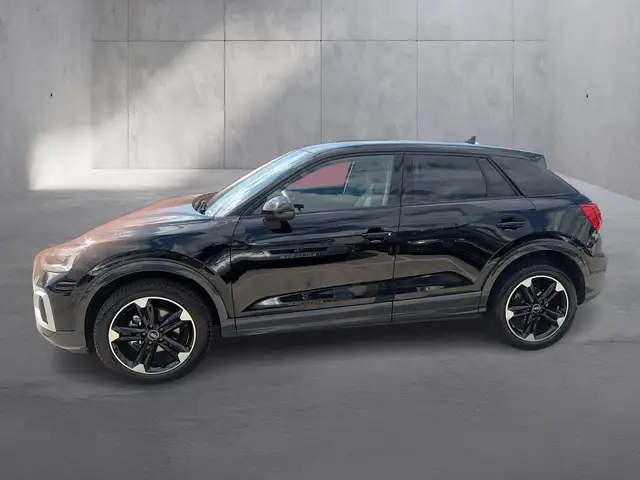 Audi Q2 view 4