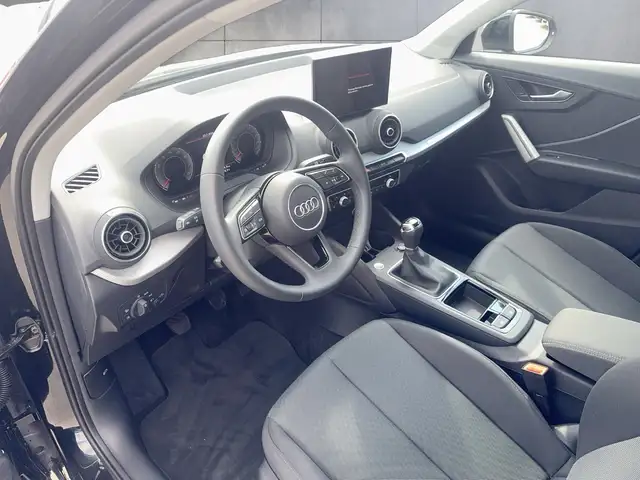 Audi Q2 view 11