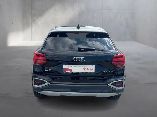 Audi Q2 view 6