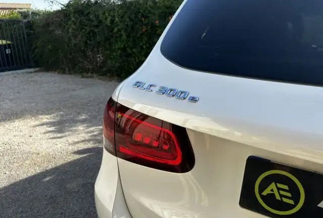 Mercedes-Benz GLC view 4