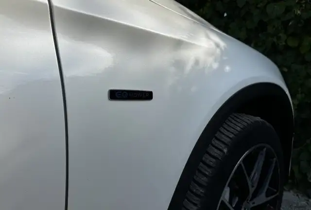 Mercedes-Benz GLC view 12