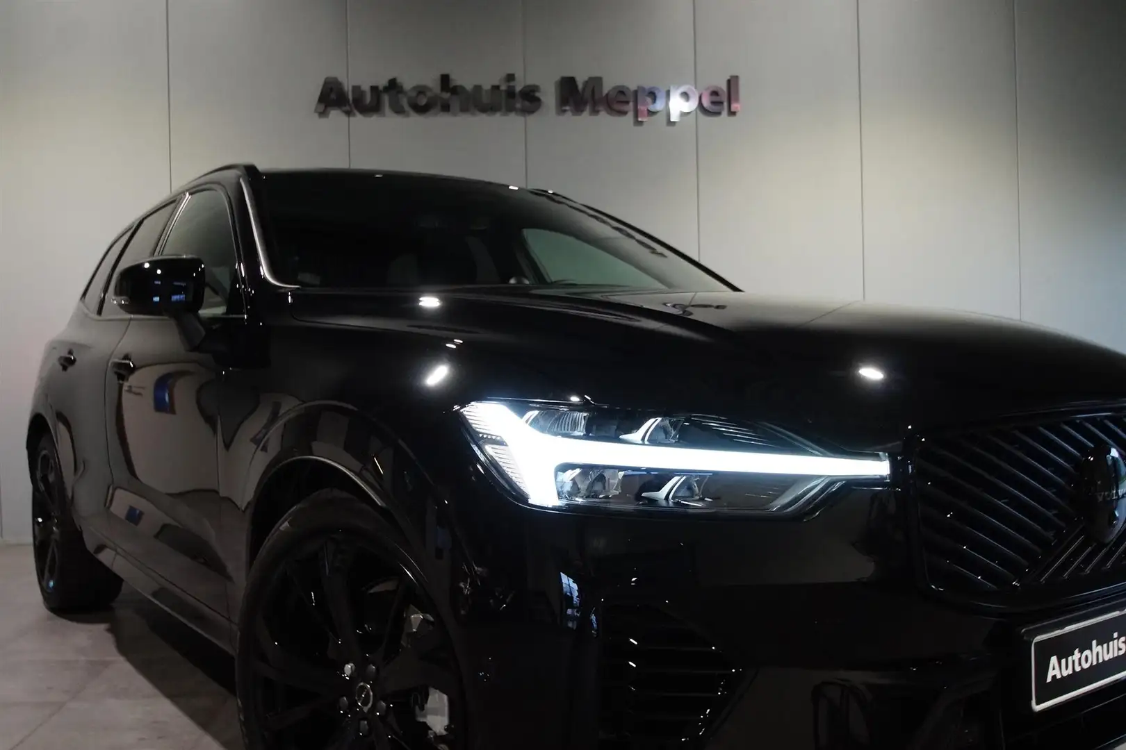 Volvo XC60 T6-AWD | 2026 Facelift | Black-Ultra | H/K Sound | Schwarz - 2