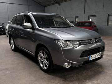 4WD * CAMERA * 7 PLACES * SUIVIE CONCESSION