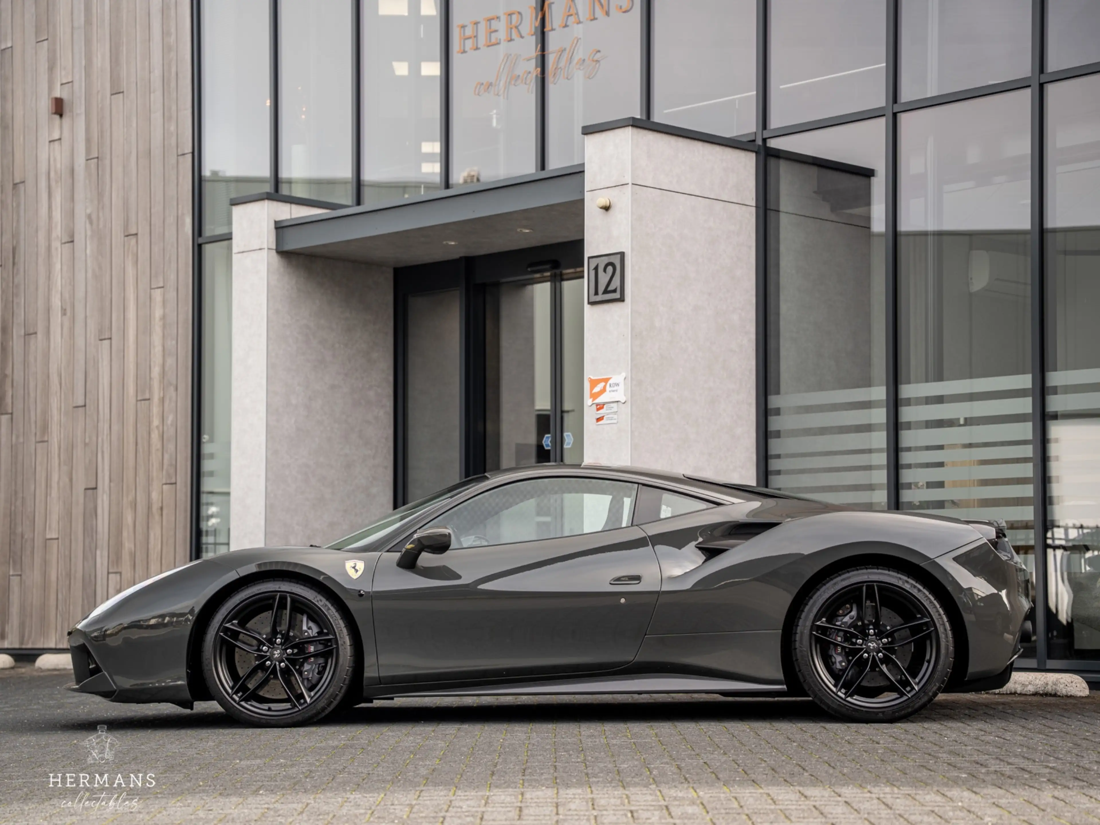 Ferrari 488 3.9 GTB HELE / Dealer / Lift / AFS / Carbon / Hist — photo 16