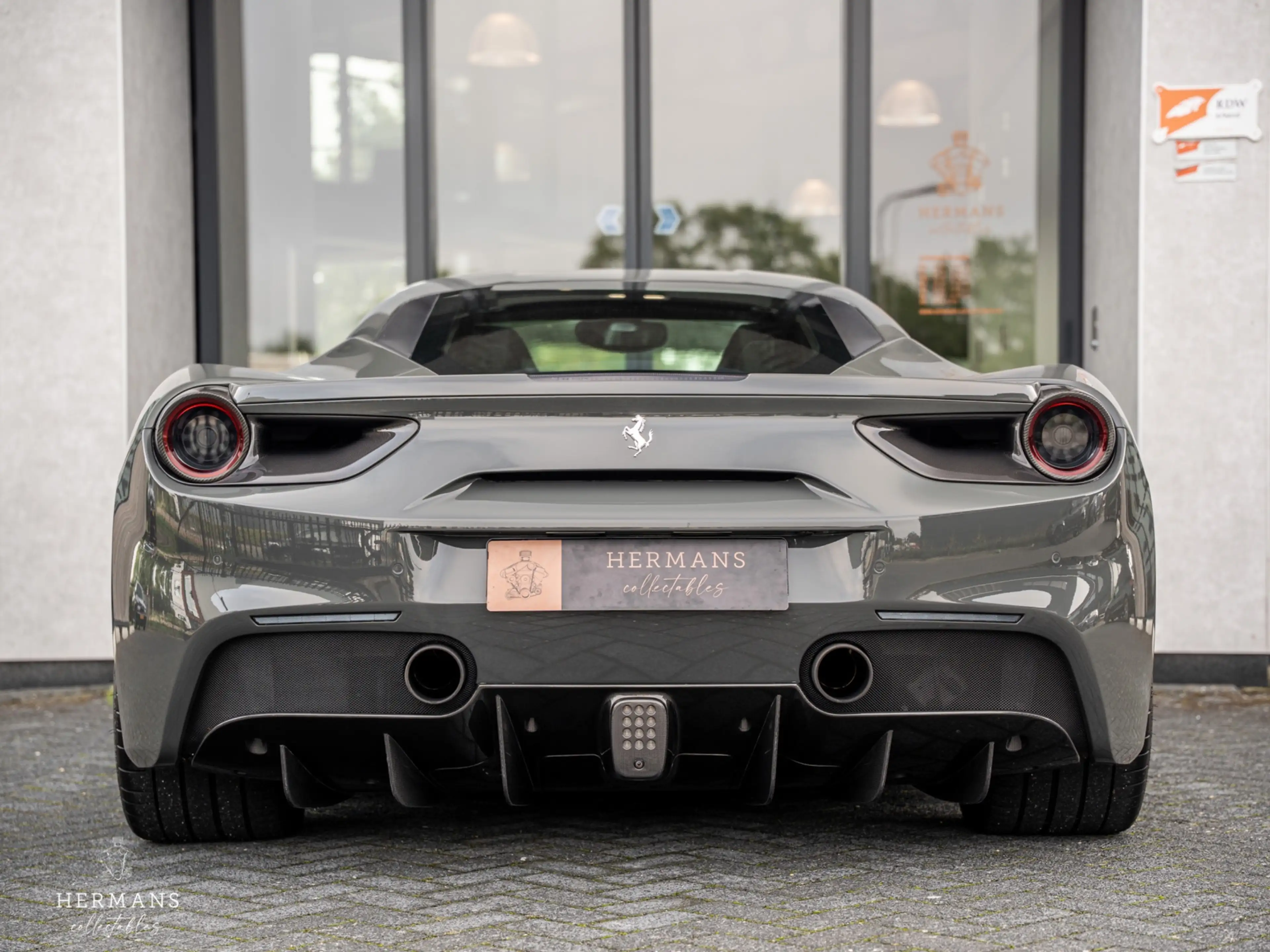 Ferrari 488 3.9 GTB HELE / Dealer / Lift / AFS / Carbon / Hist — photo 9