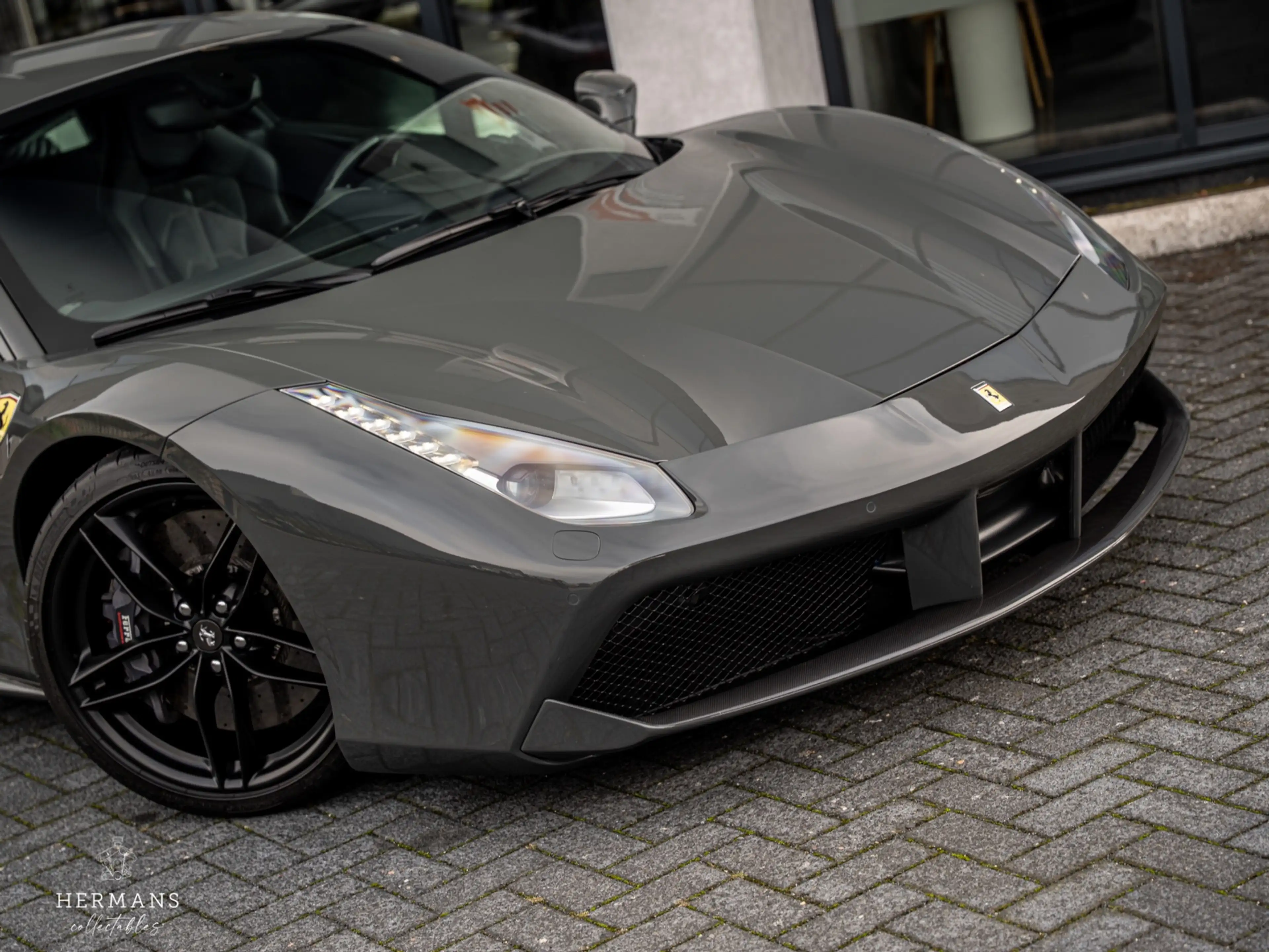 Ferrari 488 3.9 GTB HELE / Dealer / Lift / AFS / Carbon / Hist — photo 2
