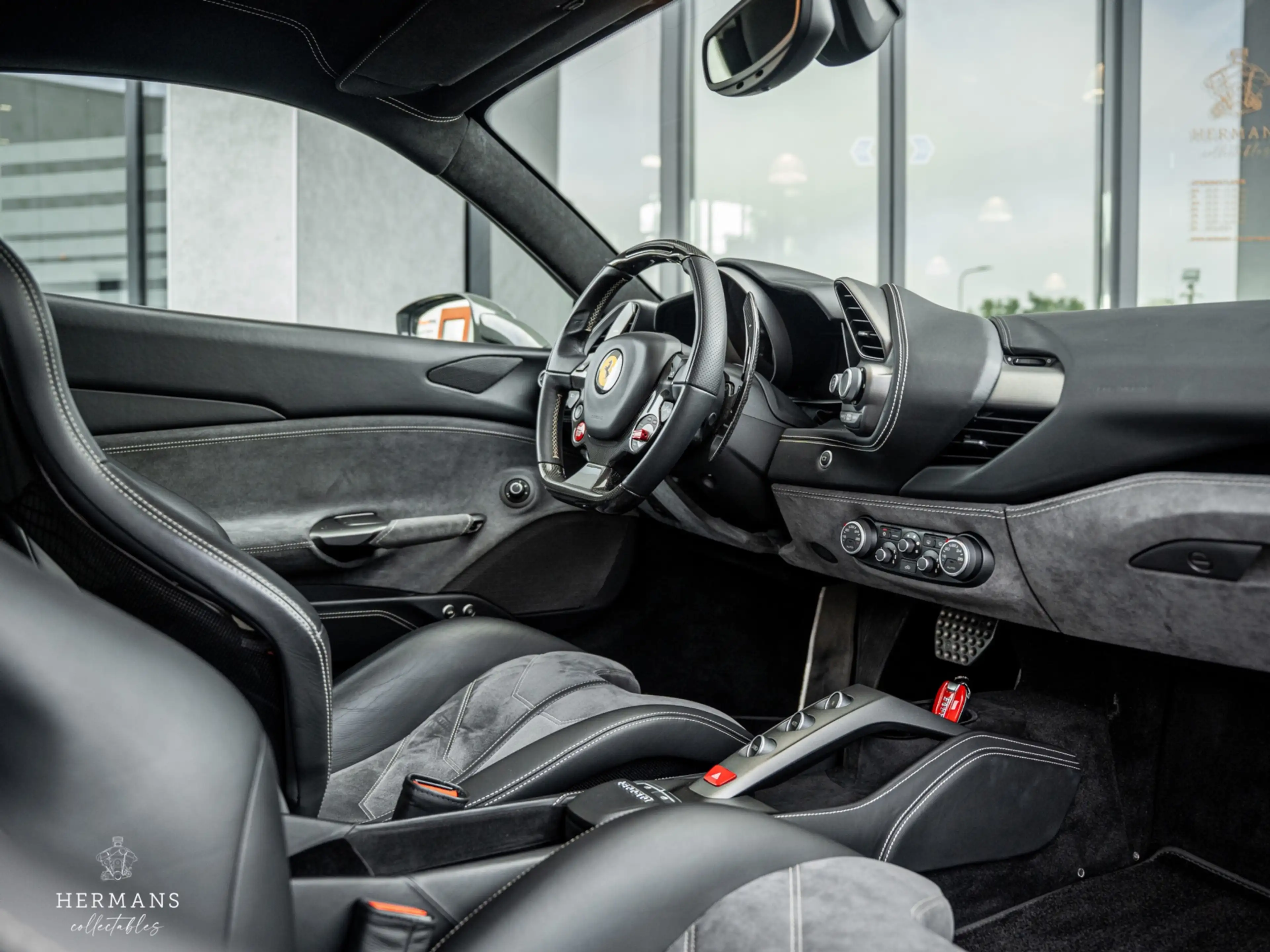 Ferrari 488 3.9 GTB HELE / Dealer / Lift / AFS / Carbon / Hist — photo 31