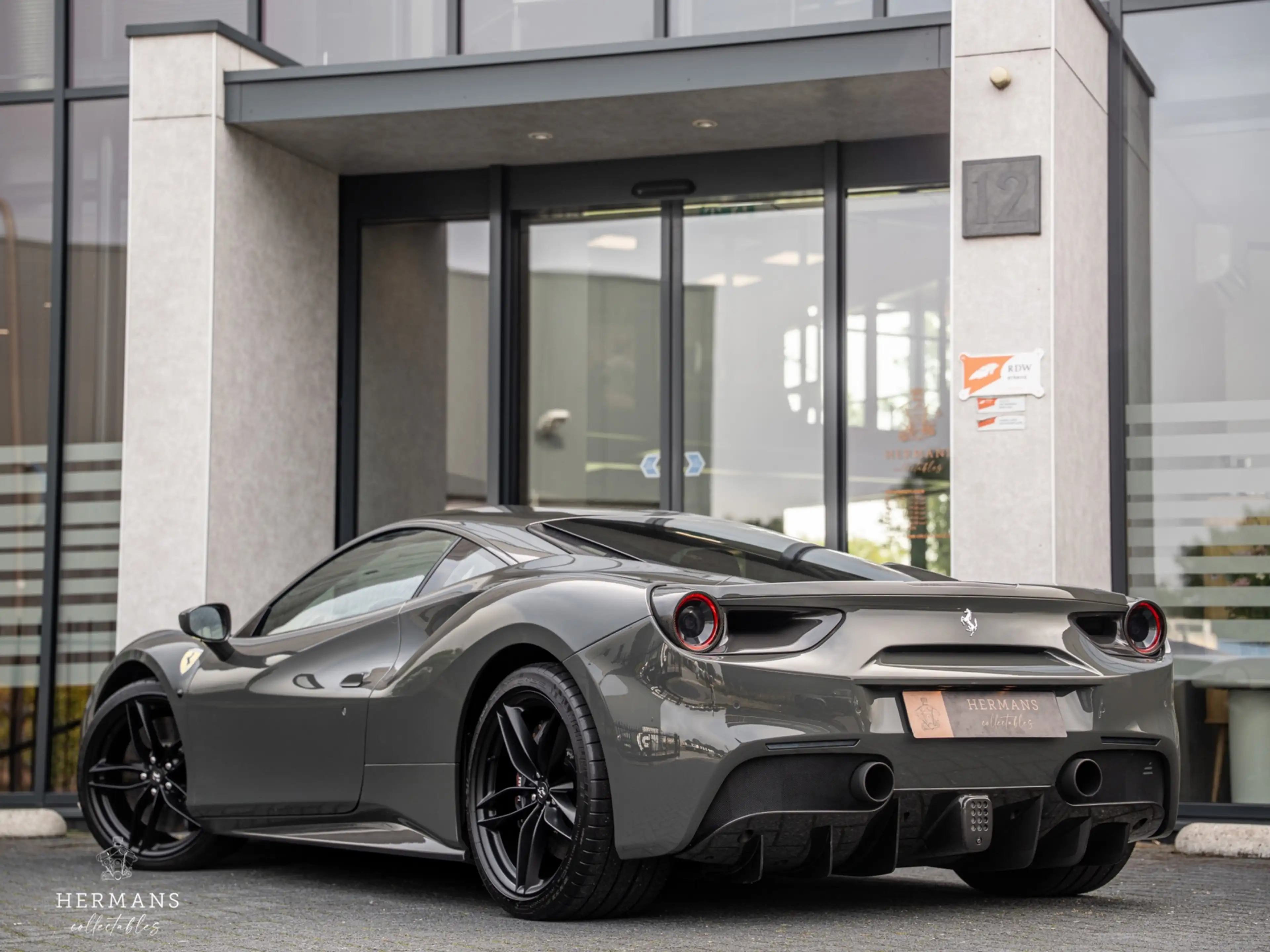 Ferrari 488 3.9 GTB HELE / Dealer / Lift / AFS / Carbon / Hist — photo 13