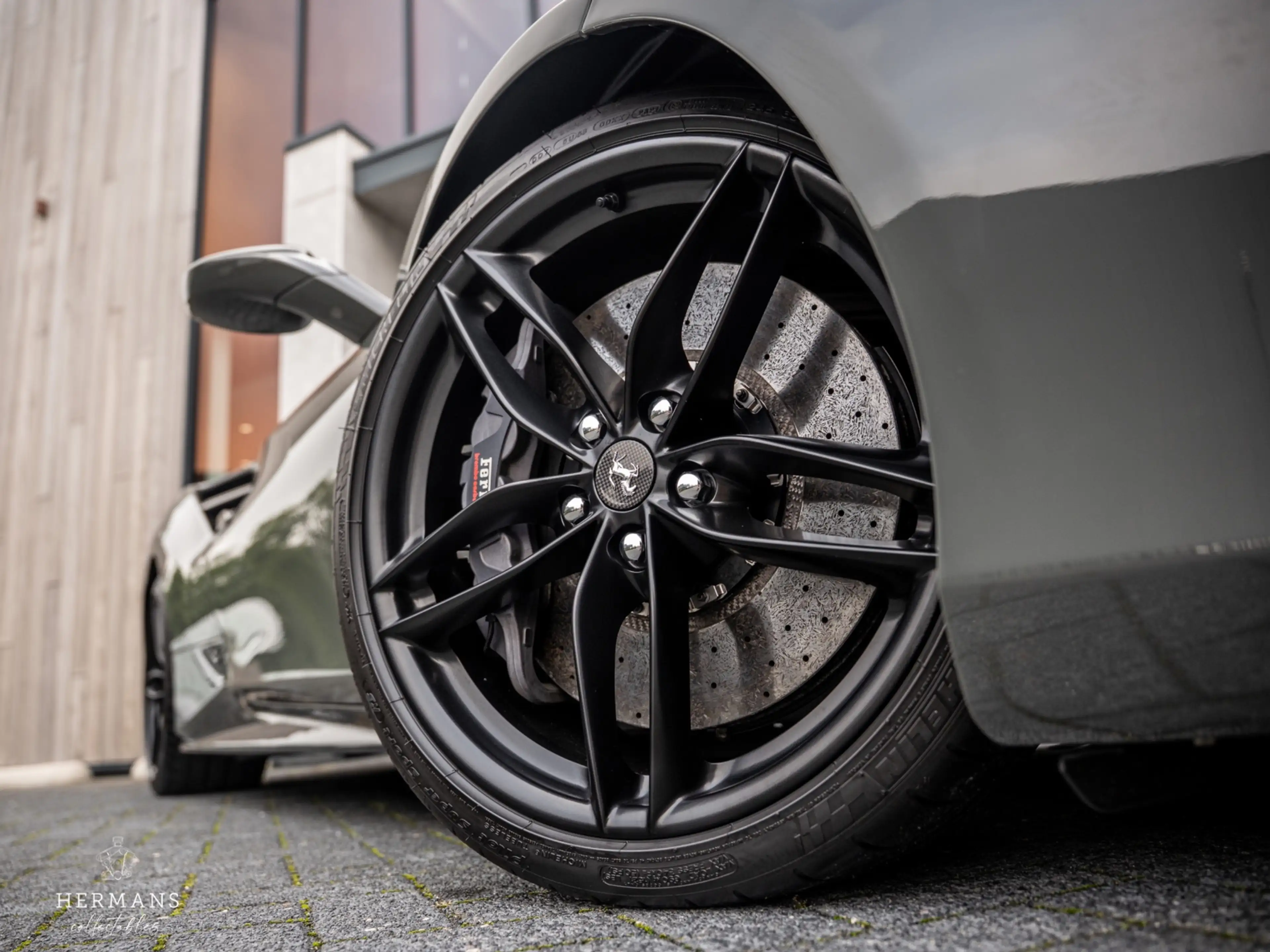 Ferrari 488 3.9 GTB HELE / Dealer / Lift / AFS / Carbon / Hist — photo 4